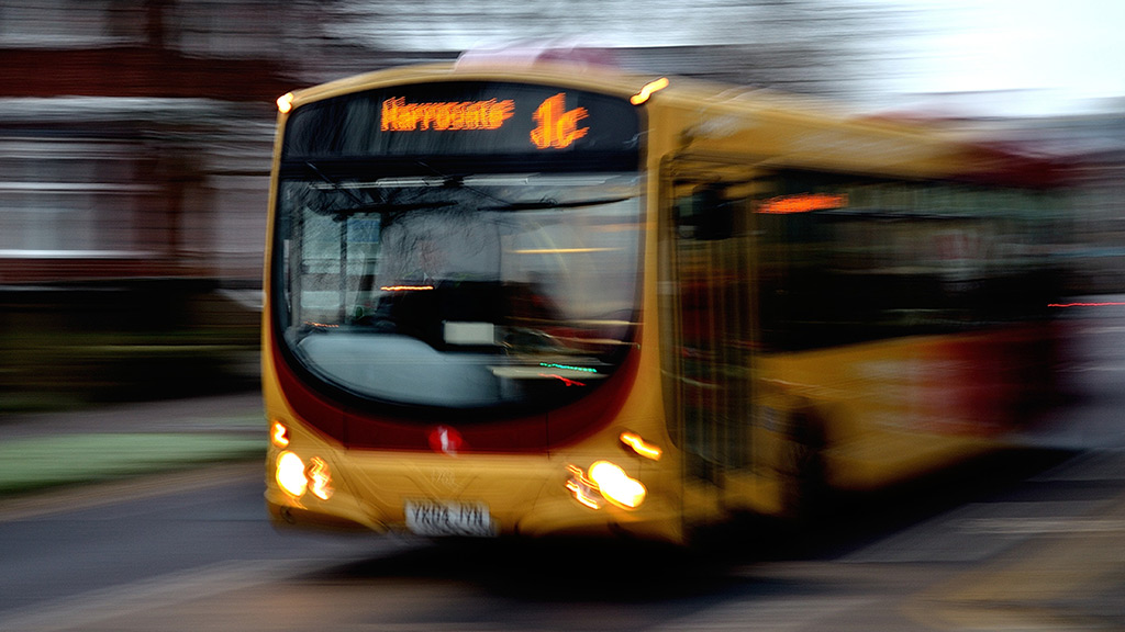 Das Bild zeigt einen Stadtbus!